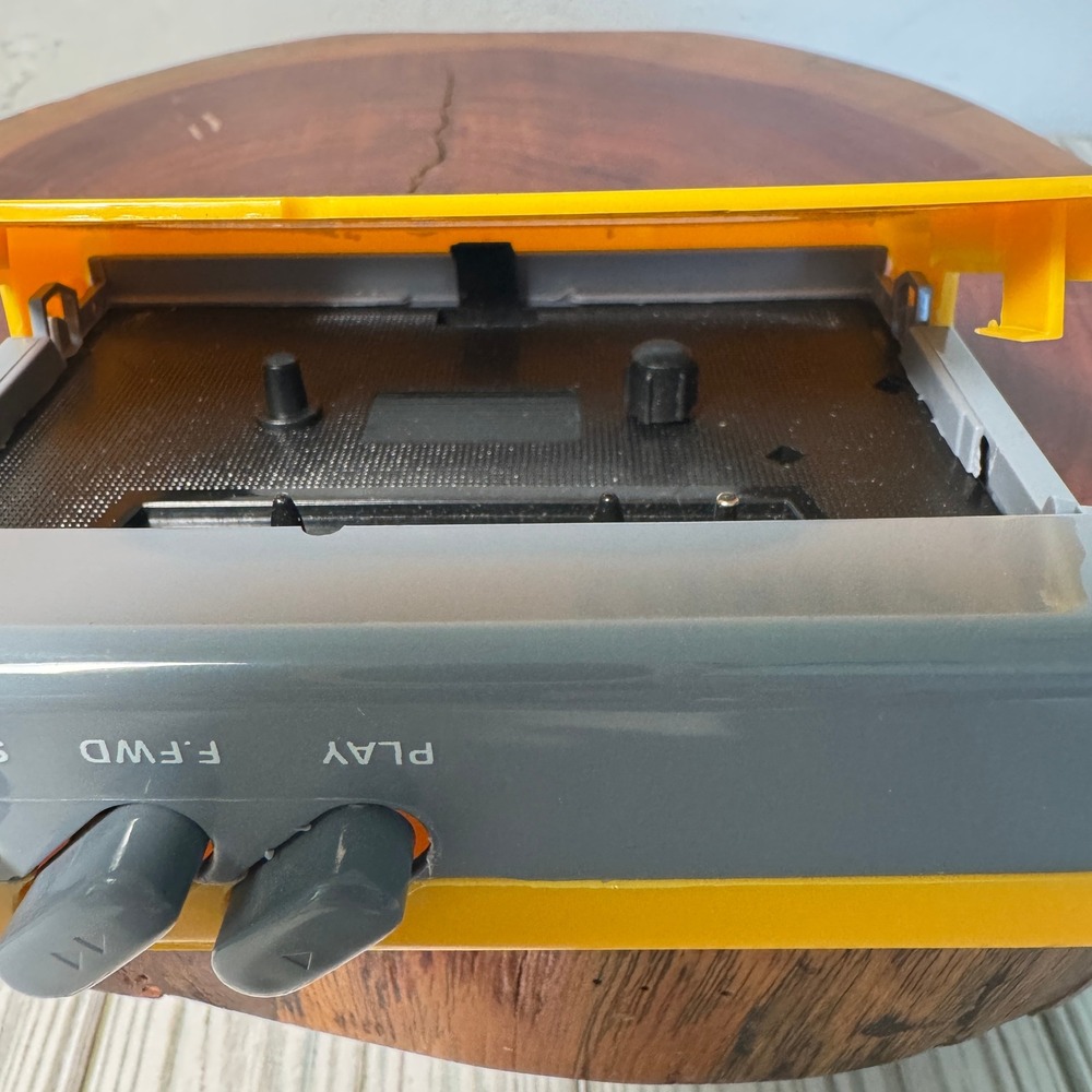 INTERNATIONAL Stereo Cassette Player Model al-18 WORKS - Picture 2 of 6